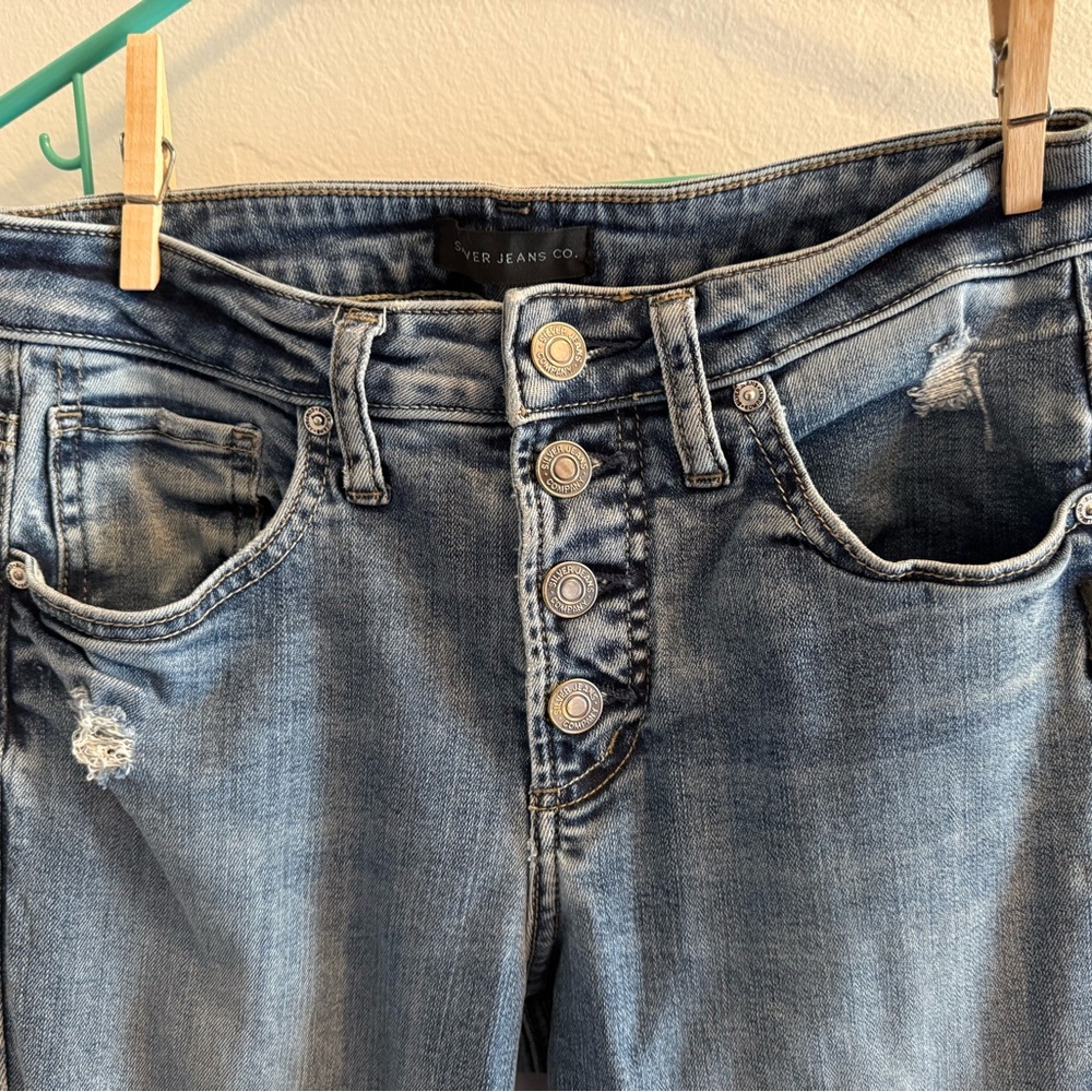 Silver Jeans Women's Light Blue Distressed Button Fly Jeans 26x29
